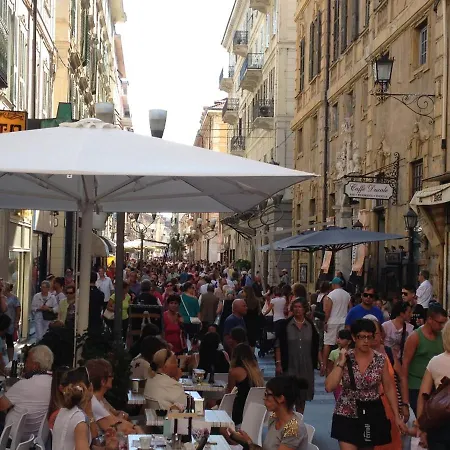 Ai Piedi Della Pigna *