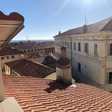 Ai Piedi Della Pigna