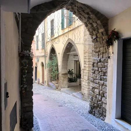 Ai Piedi Della Pigna Apartment *