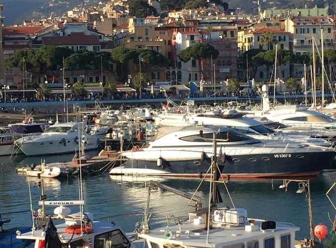 Ai Piedi Della Pigna * Sanremo