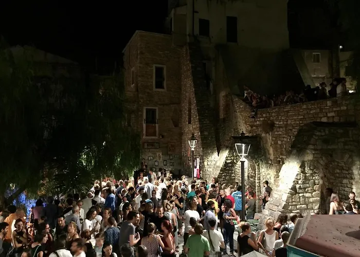 Lägenhet Ai Piedi Della Pigna *