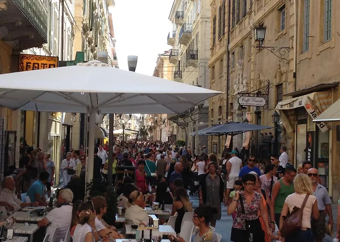 Ai Piedi Della Pigna *